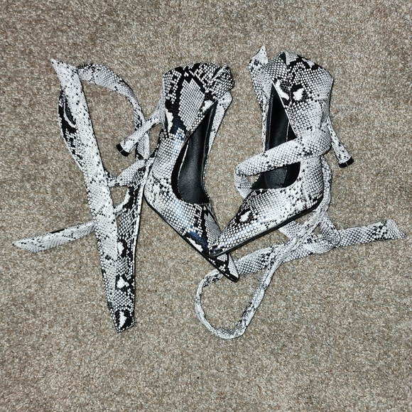 Snakeskin Faux Leather Heels - Picture 3 of 4